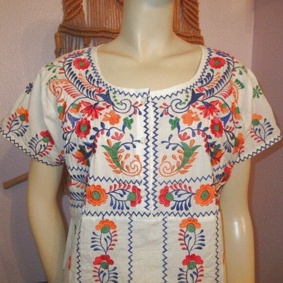 Radhe Embroidered Tunic Top Size XL Blouse Peasant Artsy Boho Hippie Cottage EUC - Picture 2 of 10